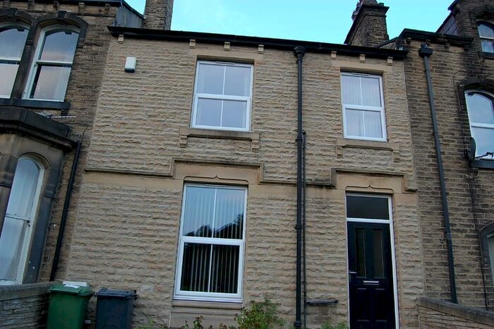 3 Bedroom Terraced House To Rent In Wakefield Road, Huddersfield, West Yorkshire, HD5