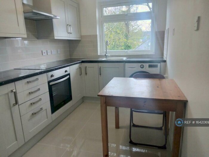 1 Bedroom Flat To Rent In West Green Road, Seven Sisters, N15