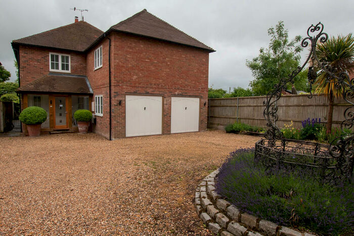 6 Bedroom Detached House To Rent In Shiplake, Henley-on-Thames, RG9