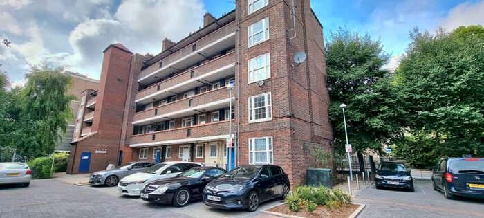 4 Bedroom Flat To Rent In Barton House, Bow Road, E3