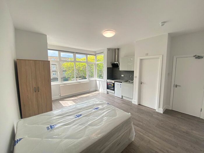 1 Bedroom Studio To Rent In Woodcote Road, Sutton, SM6