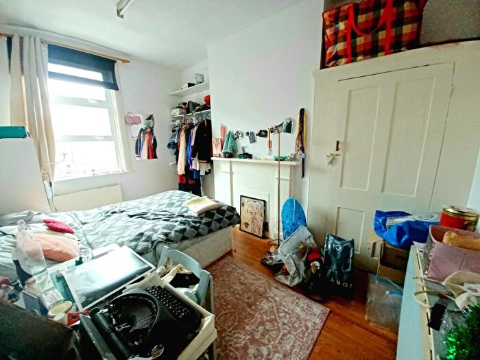 5 Bedroom Flat To Rent In Hornsey Road, Holloway, N7