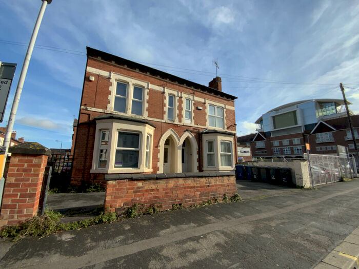 6 Bedroom Semi-Detached House To Rent In Pavilion Road, West Bridgford, Nottingham, NG2