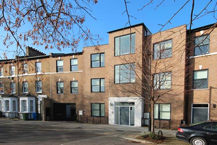 1 Bedroom Flat To Rent In Chatham Street, Chatham Street, SE17