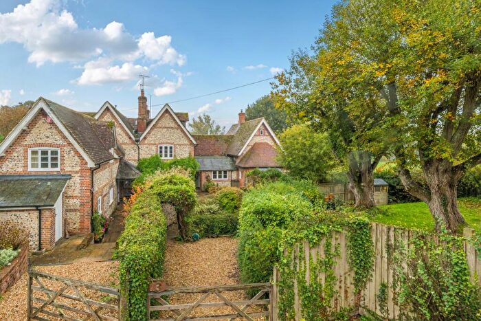 4 Bedroom House To Rent In Brown Candover, Alresford, SO24