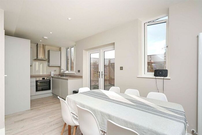 3 Bedroom Flat For Sale In London Road, Headington, Oxford, OX3