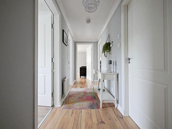 2 Bedroom Flat To Rent In Bathlin Crescent, Moodiesburn, Glasgow, G69
