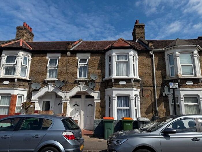 2 Bedroom Flat To Rent In Kildare Road, London, E16