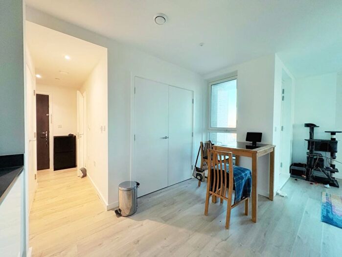 1 Bedroom Flat For Sale In Falconbrook Gardens, Silvertown Way, London, E16