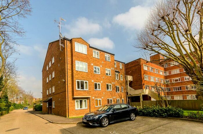 1 Bedroom Flat To Rent In Isis Close, Putney, London, SW15