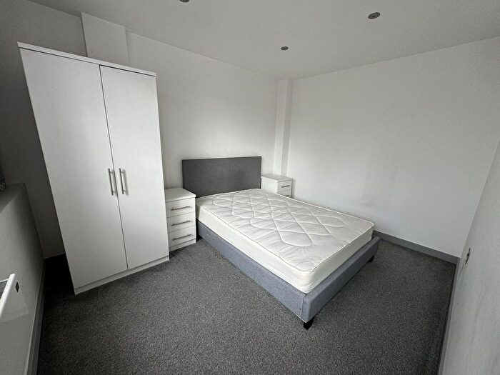 1 Bedroom Flat To Rent In South Street, Hull, HU1