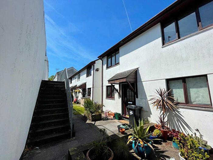 2 Bedroom End Terrace House To Rent In Packsaddle Close, Penryn, TR10