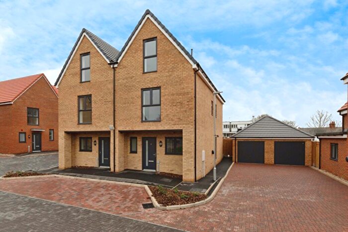 3 Bedroom Semi-Detached House For Sale In Ganels Mews, Ganels Road, Billericay, Essex, CM11