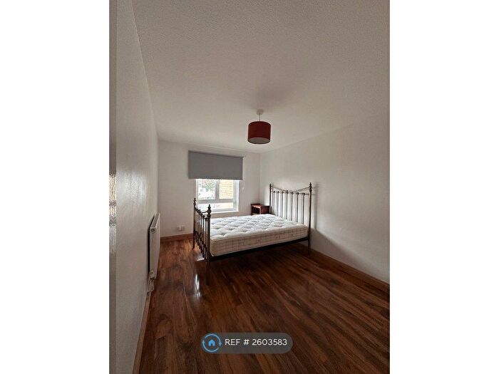 2 Bedroom Flat To Rent In Burder Close, London, N1