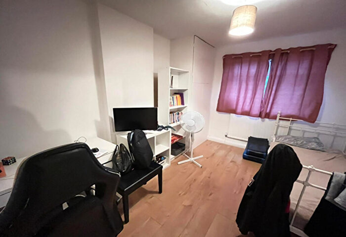 7 Bedroom Semi-Detached House To Rent In Highbury Close, New Malden, London, KT3