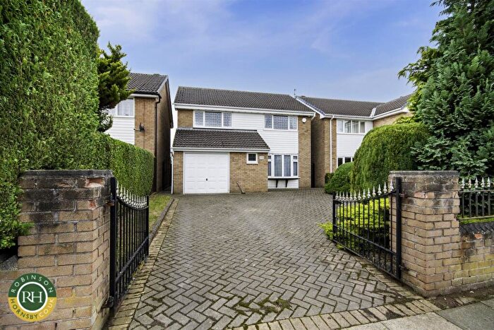 4 Bedroom Detached House For Sale In Goodison Boulevard, Doncaster, DN4