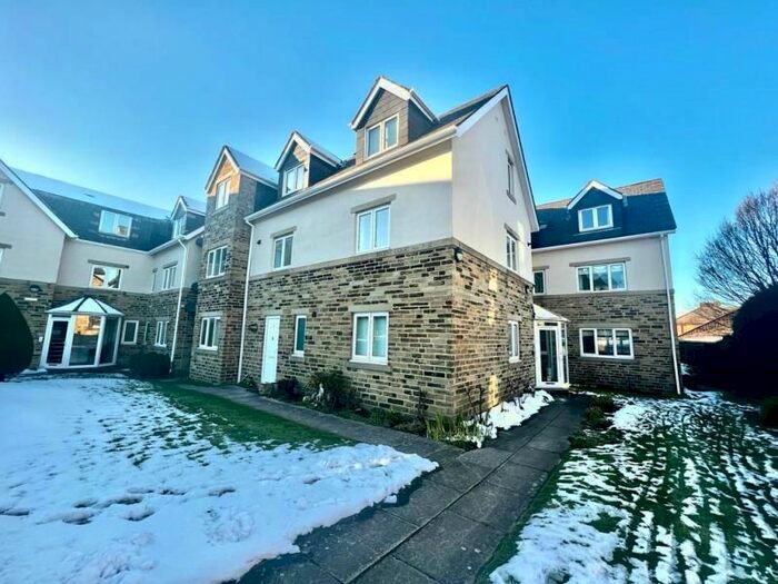 2 Bedroom Flat To Rent In Regent Court, Regent Road, Ilkley, West Yorkshire, LS29