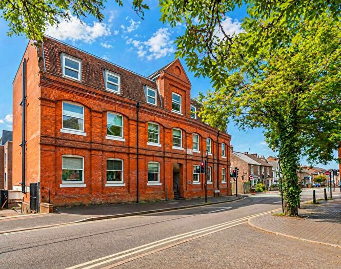 2 Bedroom Apartment To Rent In Upper Marlborough Road, St. Albans, Hertfordshire, AL1