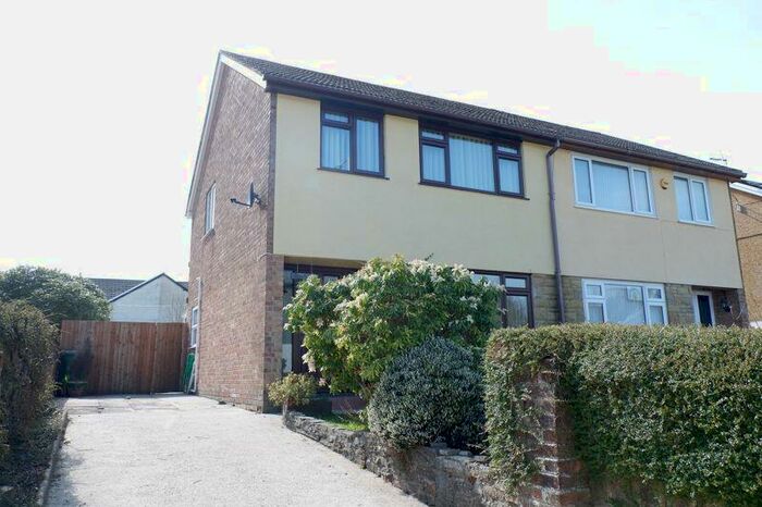 3 Bedroom Semi-Detached House To Rent In Francis Street, Thomastown, CF39