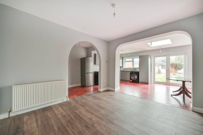 5 Bedroom End Terrace House To Rent In Rosemary Avenue, Hounslow, TW4