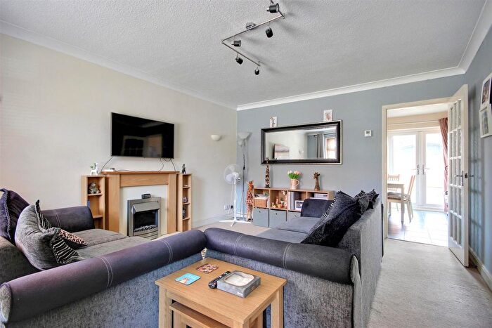 4 Bedroom Town House For Sale In Lodge Close, Hessle, HU13
