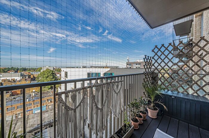 1 Bedroom Flat For Sale In Freedom House, Brownlow Road, London, W13