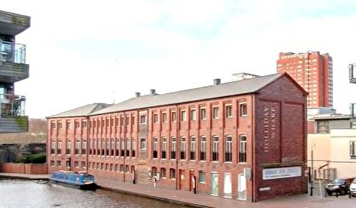 1 Bedroom Flat To Rent In Waterfront Walk, Birmingham, West Midlands, B1