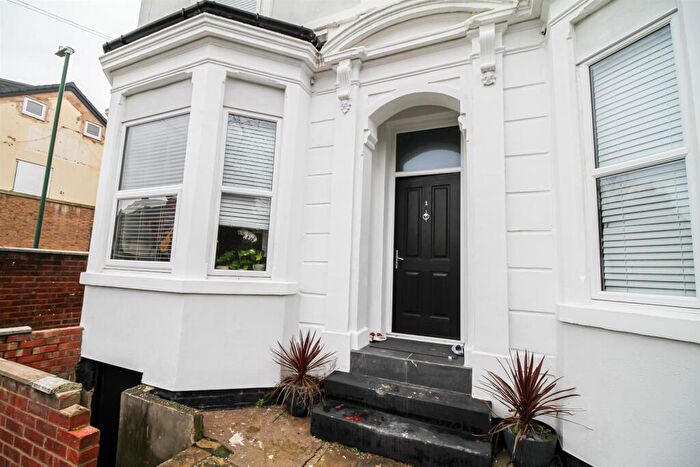 2 Bedroom Property To Rent In Beech Avenue, Nottingham, NG7