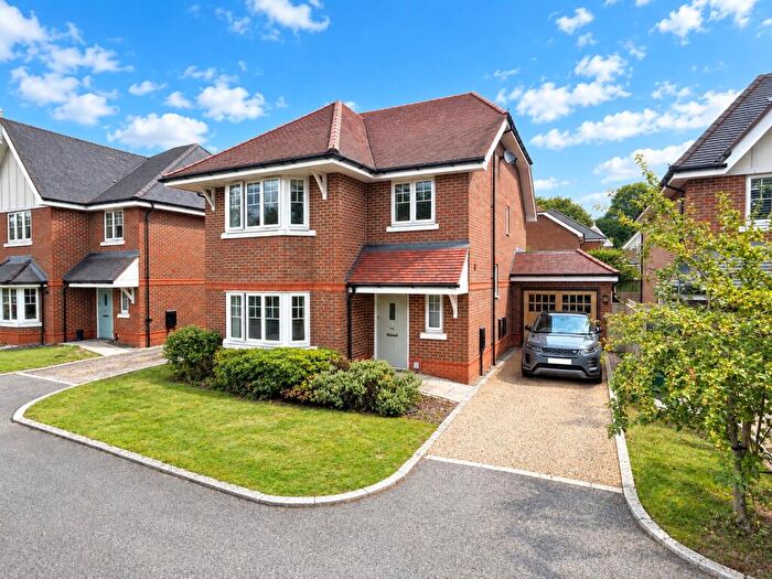 4 Bedroom Detached House For Sale In Eden Gardens, Felbridge, RH19