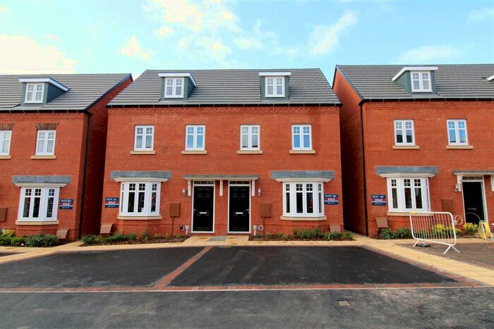 3 Bedroom Semi-Detached House To Rent In Lincoln Drive, Houlton, Rugby, CV23