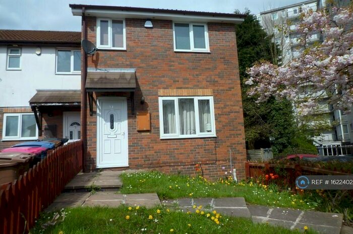 3 Bedroom Semi-Detached House To Rent In Kersal Way, Salford, M7
