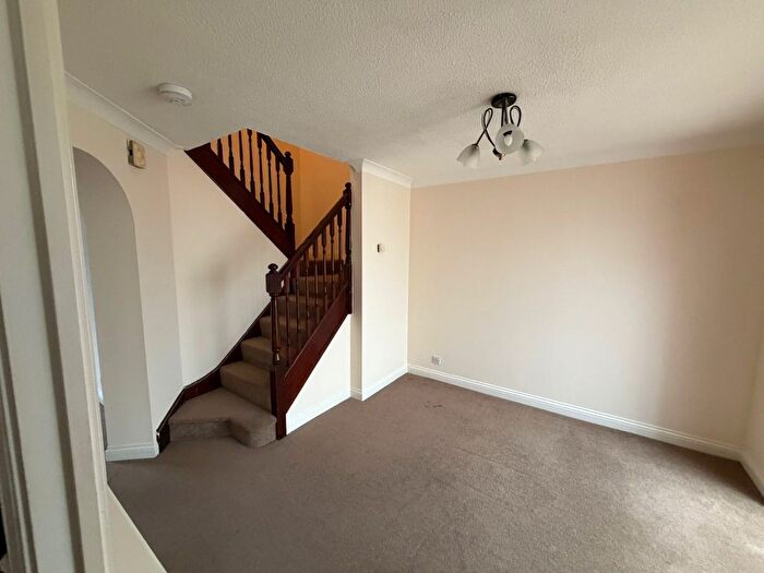 3 Bedroom Semi Detached House To Rent In Edgemount, Newcastle Upon Tyne, NE12