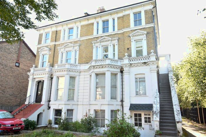 1 Bedroom Flat To Rent In The Avenue, Berrylands, Surbiton, KT5