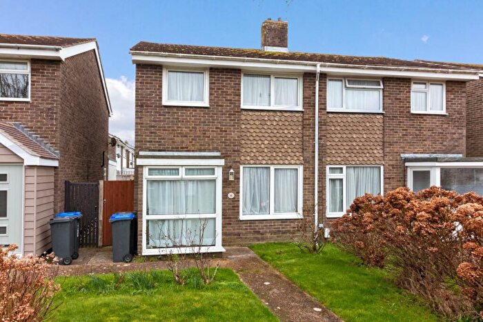 3 Bedroom House To Rent In Lychpole Walk, Goring-By-Sea, Worthing, BN12