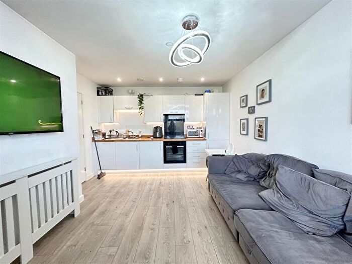 1 Bedroom Apartment To Rent In Edinburgh House, Edinburgh Gate, Harlow, CM20