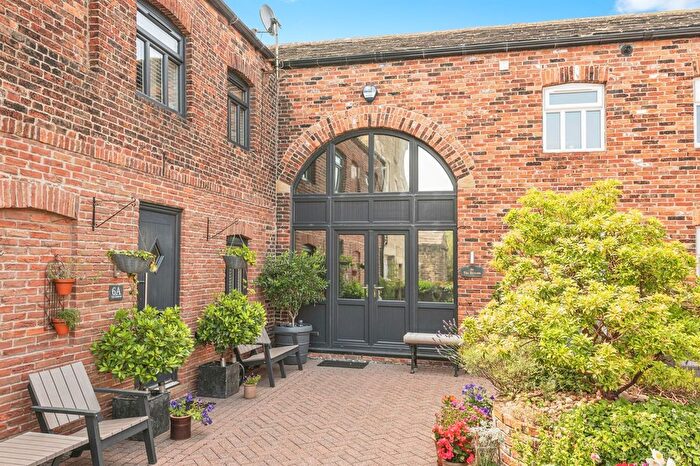 2 Bedroom Cottage For Sale In Far End Lane, Honley, Holmfirth, HD9