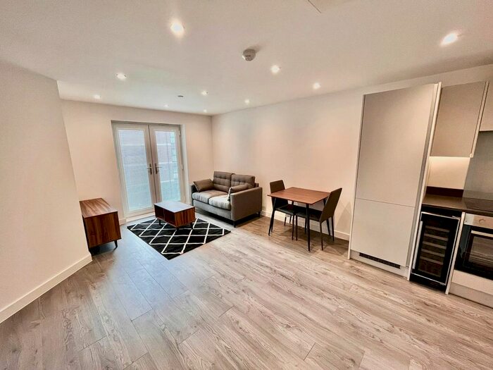 1 Bedroom Flat To Rent In Burley Road, Burley, Leeds, LS4