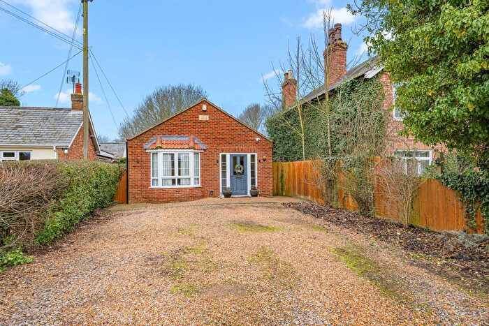 2 Bedroom Detached Bungalow For Sale In High Road, Wisbech St Mary, Wisbech, Cambridgeshire, PE13