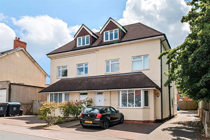 2 Bedroom Flat To Rent In College Road, Woking, GU22