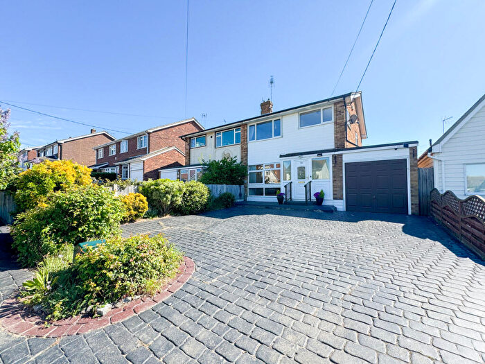 3 Bedroom Semi Detached House For Sale In Ferry Road, Hullbridge, SS5