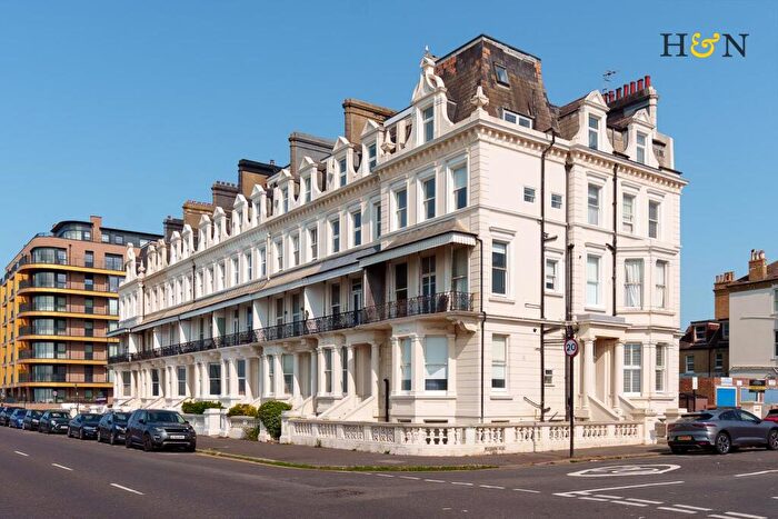 1 Bedroom Flat For Sale In Kingsway, Hove, BN3