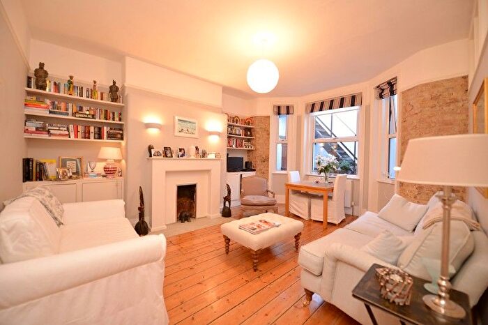 1 Bedroom Flat To Rent In Castletown Road, West Kensington, W14