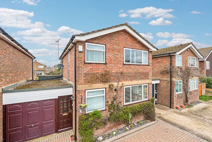 3 Bedroom Property For Sale In Old Kiln Road, Flackwell Heath, High Wycombe, HP10