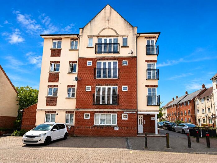1 Bedroom Flat For Sale In Sir John Fogge Avenue, Ashford, TN23