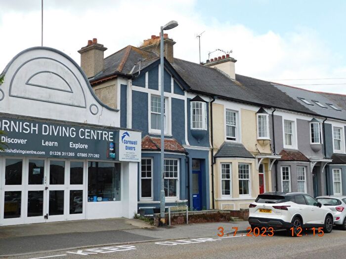4 Bedroom Flat To Rent In Marine Crescent, Falmouth, TR11