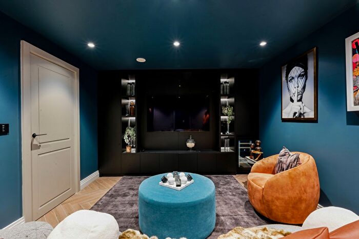 3 Bedroom Town House To Rent In Allingham Place, Brighton, BN2