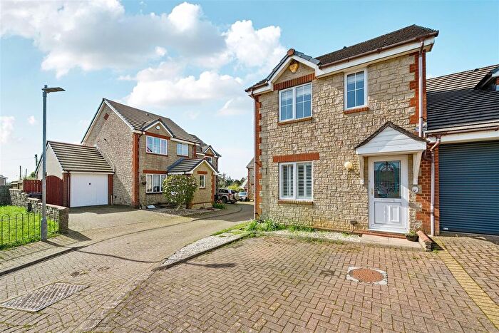 2 Bedroom Semi-Detached House For Sale In Tollgate Close, Liskeard, PL14