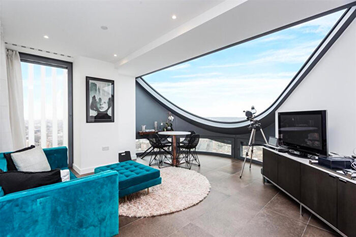 2 Bedroom Apartment For Sale In Chronicle Tower, B City Road, London, EC1V