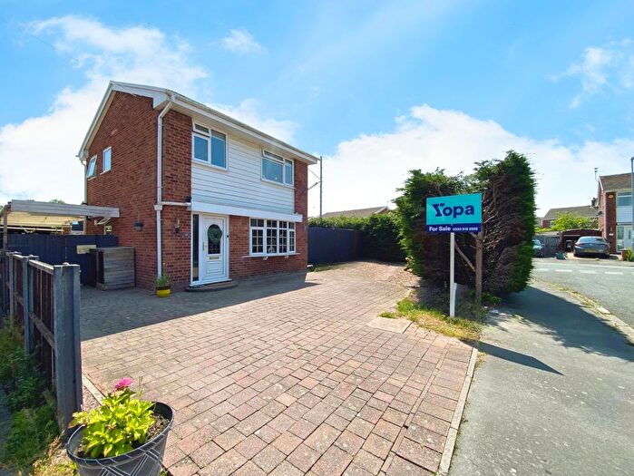 3 Bedroom Detached House For Sale In Willow Way, Chester, CH4