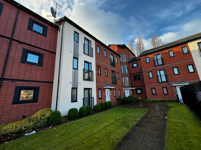 2 Bedroom Flat To Rent In Deans Gate, Willenhall, Wolverhampton, WV13